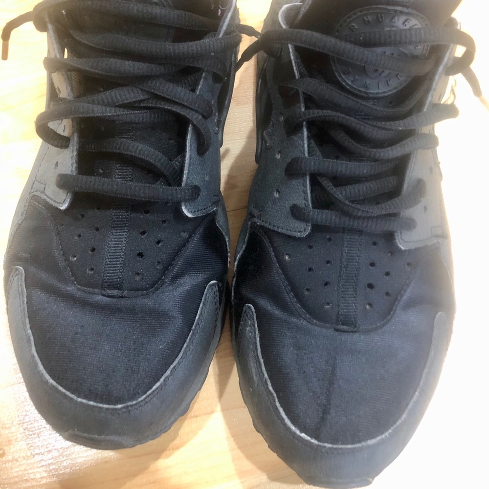 Women’s Nike Air Huarache sneakers